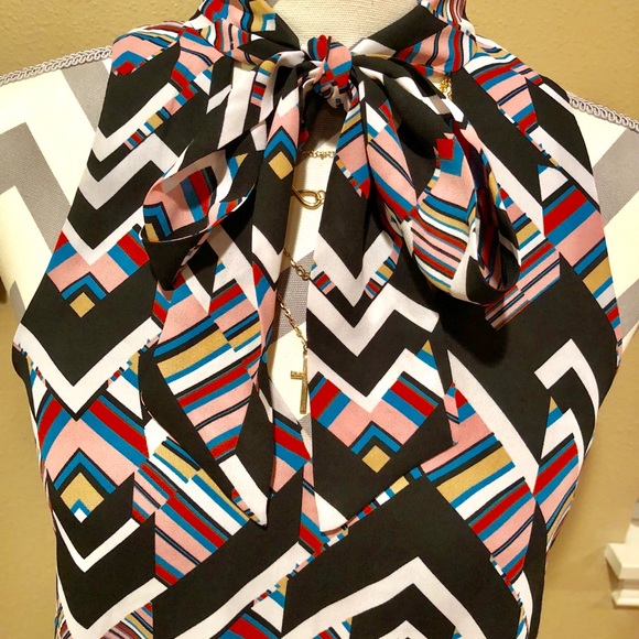 Eye Catching Socialite Tunic Mini - Picture 3 of 7